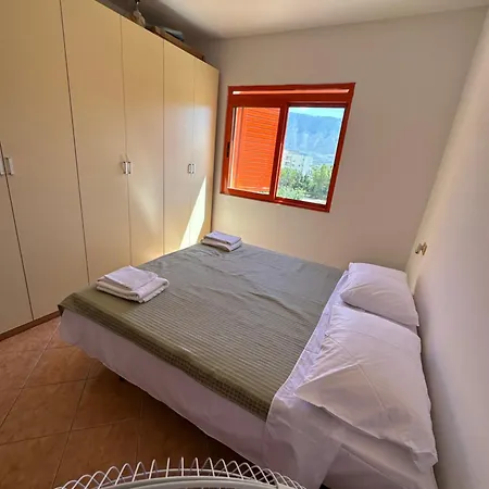 Apartment Zani 1 *